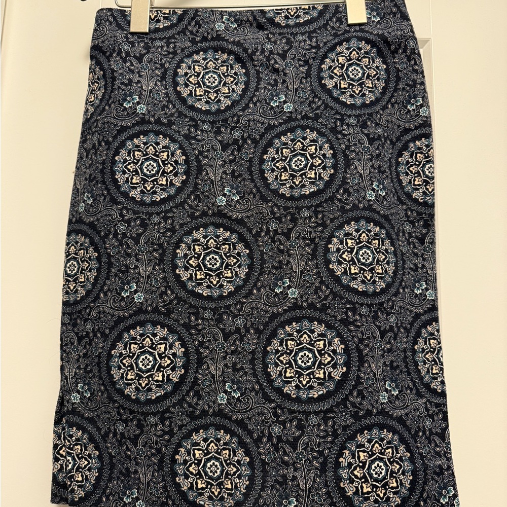 LOFT Navy and Cream Patterned Pencil Skirt